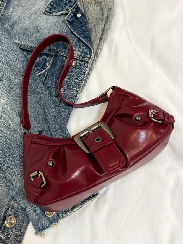 Cartera burdeos con remaches - Imagen 4