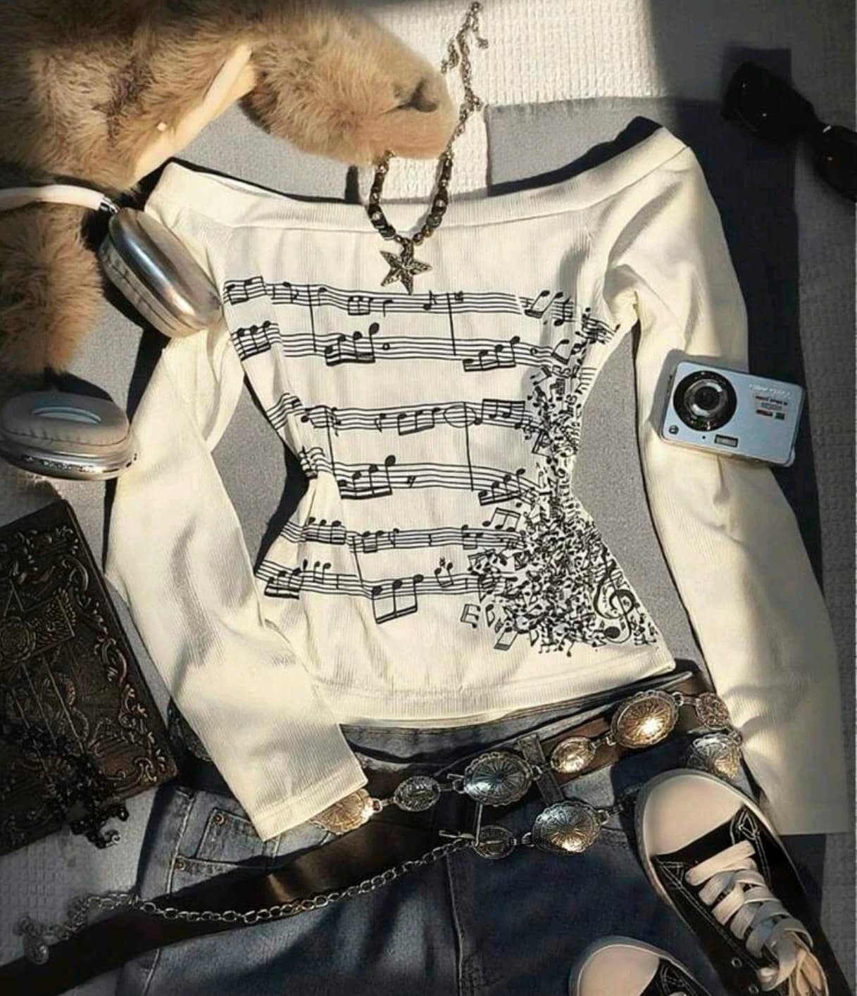 Blusa Ajustada de Manga Larga - Estampado Musical - Imagen 1