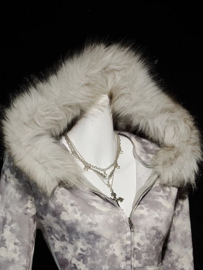 Chaqueta regular de manga larga con estampado de camuflaje vintage y textura esponjosa - Imagen 4