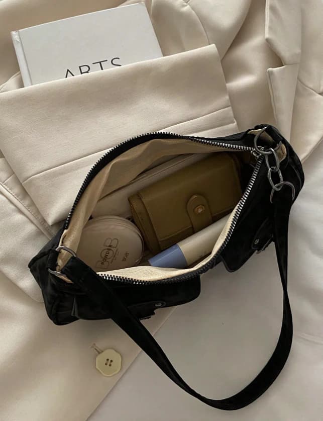 Bolso negro de mano de moda con decoración de bolsillo doble - Imagen 5