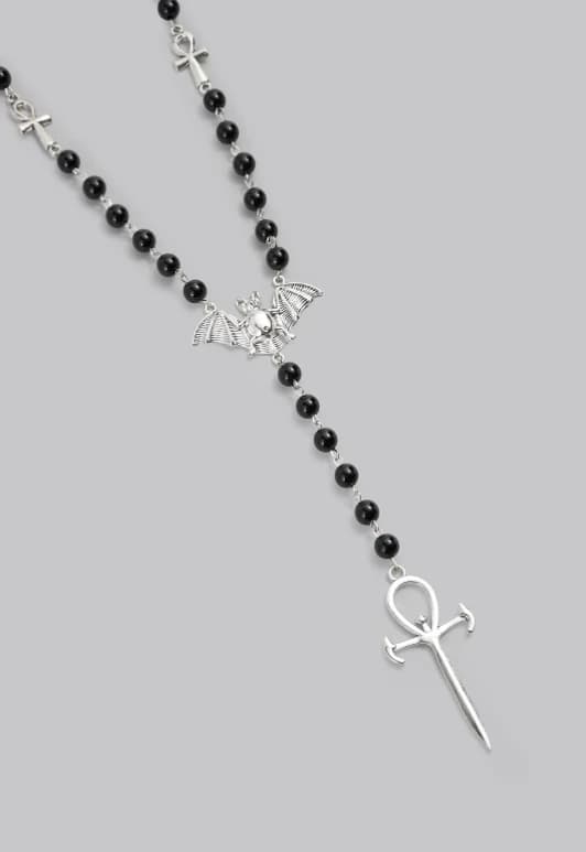 Collar con colgante de metal y resina con forma de murciélago, cruz y espada - Imagen 2