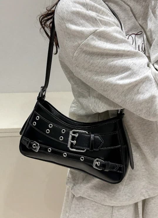 Bolso de hombro de mujer con decoración de remaches - Imagen 3